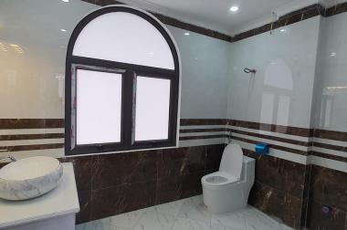 NHÀ CẠNH HỒ - OTO VÀO NHÀ-  KINH DOANH - VĂN PHÒNG