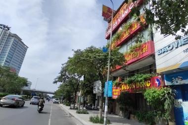 Chính chủ bán nhà mặt phố Văn Cao 45m, mặt tiền 5m, giá 22 tỷ.
