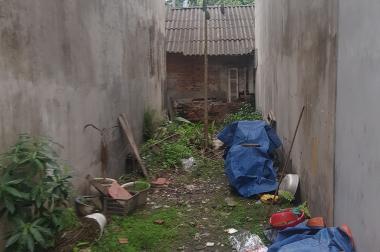 Siêu Hot, đất ngõ 569 Lạc Long Quân – Tây Hồ  chỉ có  2.4 tỷ. 