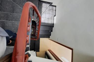 Nhỉnh 2 tỷ, Nhà mới 5 tầng 3PN, lô góc tại phường Thượng Thanh, quận Long Biên.