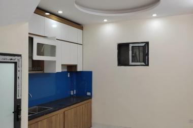 Bán nhà riêng Chùa Láng, Láng trung tâm Đống Đa 30 x 5T 3 tỷ