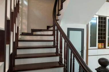 Bán nhà Giải Phóng - cách 18m ra mặt phố, DT: 40m2 giá 2,7 tỷ, liên hệ: 0969568293