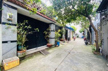Bán nhà lớn, 2 tầng, gần 100m2 phường đắt giá nhất Tân Phú, giá cực rẻ.