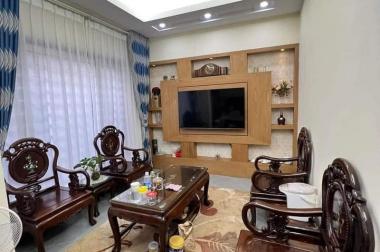 Bán nhà phố Đông Tác, ngõ thông, view công viên, DT 30m2, chỉ 5tỷ.