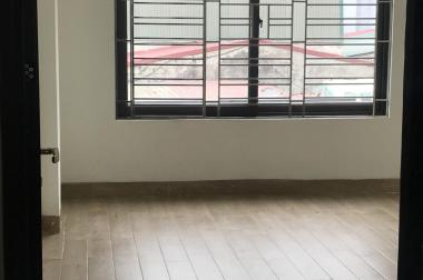 Cho thuê nhà mặt phố Dương Quảng Hàm.Dt 50m, mt 5m,5 tầng.Giá 20tr/th.LH-0968.810.861