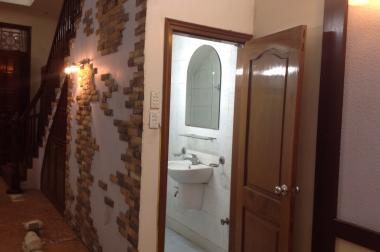 Cho thuê nhà mặt  ngõ Hoàng Văn Thái Dt 70m2, 4 tầng, mt 4m, . Giá 13tr/th.LH-0968.810.861