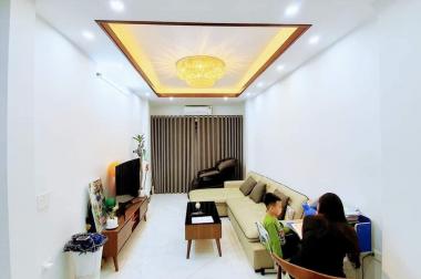 Bán gấp nhà Hoàng Văn Thụ, gara ôtô, 46m2, 5 tầng, chỉ 5.1 tỷ.