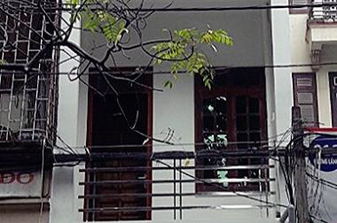 Cho thuê nhà mặt phố Đường Láng	Dt 75m, 4 tầng, mt 4m, .Giá 25tr/th.LH-0968.810.861
