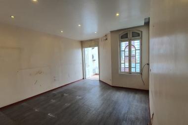 Cho thuê nhà mặt  ngõ  Phạm Tuấn Tài Dt 70m, 5 tầng, mt 5m,.Giá 20tr/th.LH-0968.810.861