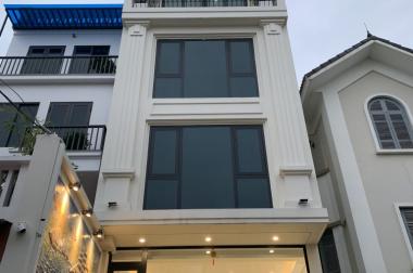 Cho thuê từ tầng 1 đến 4 của tòa nhà 7 tầng để ở hoặc kinh doanh.