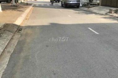 CHÍNH CHỦ CẦN BÁN NHANH LÔ ĐẤT FULL THỔ CƯ THUỘC ĐỨC HÒA, LONG AN