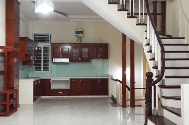  Bán nhà 70m2 gara ô tô phố Nguyễn Ngọc Vũ, Cầu giấy xây 5 tầng mặt tiền 5.5m 