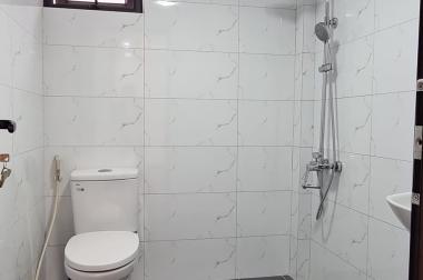 Bán nhà Khương Đình, ngõ nông vài bước ra phố, 62m2, 5 tầng, chỉ 5.45 tỷ.