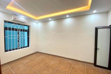 ỐI RỒI BÁN NHÀ ĐẸP VIỆT HƯNG 43 M2,TIỆN ÍCH,GẦN PHỐ,NHỈNH 4 TỶ