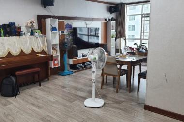 Cần bán căn hộ chung cư Chánh Hưng Giai Việt, 854 Tạ Quang Bửu