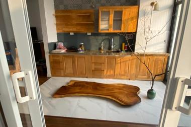 Cần bán CH tập thể Láng Hạ (tầng 2) giá 2,39 tỷ, 105m2. Ở luôn
