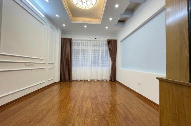 Bán Nhà Phố Láng Hạ 43m2X5T oto vào nhà Giá cực mềm chỉ 6.7 tỷ