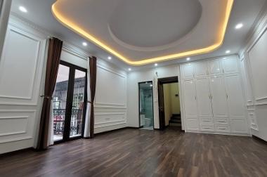 Bán nhà lô góc kinh doanh NgọcLâm,Long Biên 7,1tỷ