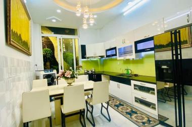 Bán nhà đẹp 3 lầu tặng Full nội thất mặt tiền đường số 49 P. Bình Thuận Quận 7 