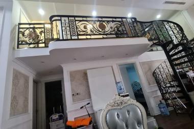 Chính chủ gửi bán căn hộ Duplex Royal City. DT 180m². Tặng lại nội thất hoàng gia. Giá nhỉnh 8 tỷ có thương lượng