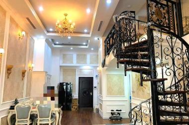 Chính chủ gửi bán căn hộ Duplex Royal City. DT 180m². Tặng lại nội thất hoàng gia. Giá nhỉnh 8 tỷ có thương lượng