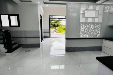Bán biệt thự hẻm 1764 Lê Văn Lương, dt 8 x 11m, 4 tầng, st, 4 pn, 5wc, giá 5,8 tỷ.