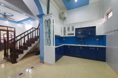 Tây hồ Nguyễn Hoàng Tôn 60m 4 tầng mặt tiền rộng Kinh doanh ÔTÔ vào nhà dòng tiền.