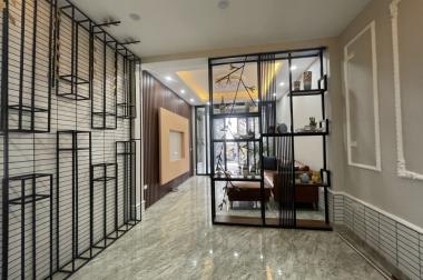 Nhà mới 55m2 x 5T, Phố Bồ Đề quận Long Biên Ô tô 4 chỗ đỗ cửa, Ngõ thông kinh doanh 6 tỷ2