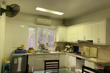 Bán nhà phân lô khu quân đội F361 An Dương ,Tây Hồ, ô tô đỗ cửa,gần Hồ Tây,sát mặt phố. 38m2 giá 6,6 tỷ