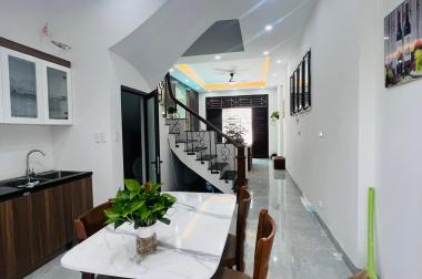 Bán nhà khu vực đường Láng 60m2 , gần phố 5 tầng ở ngay giá 7.5 tỷ