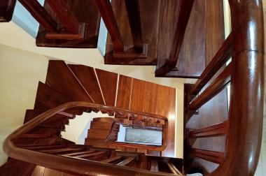Bán nhà cạnh chợ Hà Đông, 40m2 5 tầng ngõ thông ô tô đỗ cửa giá 4.5 tỷ
