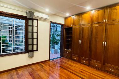 Biệt thự sân vườn phố Đào Tấn quận Ba Đình, ngõ ô tô,2 mặt thoáng,gần công viên.99m2 19 tỷ