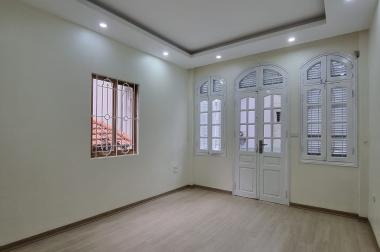 Bán nhà chính chủ Bùi Xương Trạch - Thanh Xuân - nhà 4.5 tầng 40m2. Giá 4.2 tỷ.