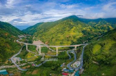 ĐÓN SÓNG SÂN BAY, CAO TỐC, ĐẤT NỀN SAPA GIÁ ĐẦU TƯ, 2600M2, CHƯA TỚI 1 TỶ.