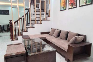 Chỉ 1 nhà ra Phố Hồng Tiến quận Long Biên 50m2 4PN 3 thoáng nội thất xịn giá nhỉnh 6 tỷ