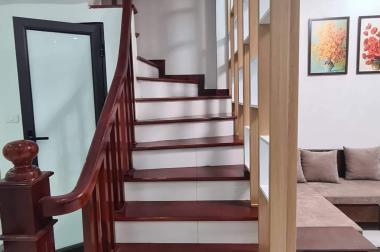 Chỉ 1 nhà ra Phố Hồng Tiến quận Long Biên 50m2 4PN 3 thoáng nội thất xịn giá nhỉnh 6 tỷ