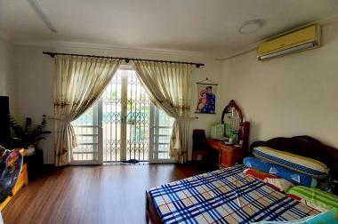 Bán nhà ngang 5m, xe hơi vô nhà,  khu VIP, Huỳnh Văn Bánh, PN, 5 tầng, 60 m2, 12 tỷ.