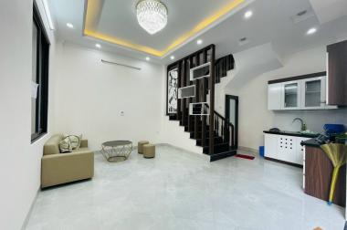 Nhà bán nhanh Cầu Giấy , Ô TÔ đỗ cửa - Kinh doanh, Thông  các ngả   Gần các trường Đại Học, Amstecdam, Big C, Bệnh viện - 