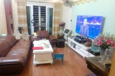 Bán nhà Võ Chí Công, đường ngõ thoáng, sân vui chơi, gần phố. 40m2 xây 5T Giá 4.8 tỷ