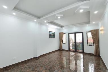 Nhà Trung Kính gara ô tô -1 bước ra Trần Duy Hưng, Nguyễn Trí Thanh gần trường đại học, Big C, bệnh viện Thu Cúc -
