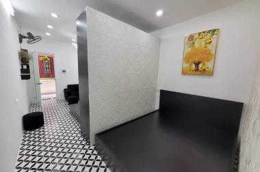 Bán gấp CHCC (Tầng 2) phố Bùi Ngọc Dương giá 1.8 tỷ, 40m2 (sổ 24m)