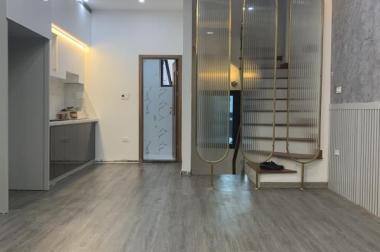 Bán nhà Trần Duy Hưng, ô tô vào nhà, 3 bước ra phố, 40m2, 7 tỷ