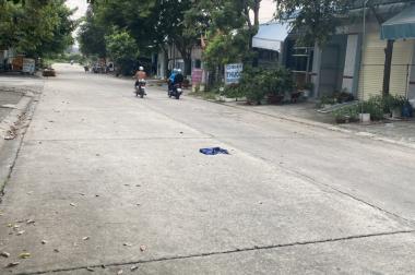 bán gấp nhà trọ 300m2 ngay KCN đang thuê kính thu nhập 20tr / tháng