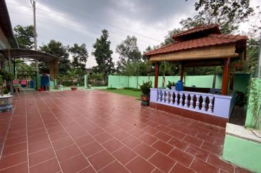 Vỡ nợ ngân hàng nên cần bán gấp nhà cấp vườn xây tâm huyết