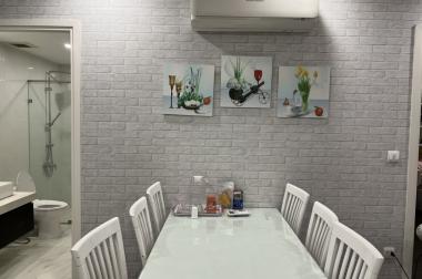  Chính chủ cho thuê căn hộ 3PN + 2WC, tầng trung cực đẹp. Full nội thất cao cấp. 