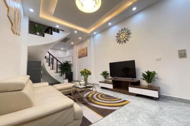 Nhà bán Hoàng Ngân , Mặt ngõ to oto chạy các ngả, thông thoáng,đang mở salon cắt tóc, tiện ích rất gần nhà, ba bước ra Phố lớn🥰 