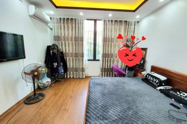 Nhà bán Hoàng Ngân , Mặt ngõ to oto chạy các ngả, thông thoáng,đang mở salon cắt tóc, tiện ích rất gần nhà, ba bước ra Phố lớn🥰 