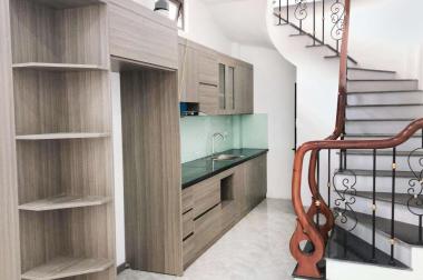 Bán nhà Phố Hồng Tiến, Bồ Đề, oto đỗ cửa, 30m2x 5 tầng, 3.85 tỷ