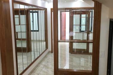 Bán nhà 3 tầng ngõ phố Nguyễn Chí Thanh, ph Tân Bình, TP HD, 81m2, 4 ngủ, sân cổng
