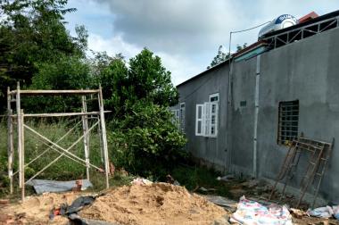 Cần tiền xây nhà nên bán gấp lô 300m2  ngay TX Bến Cát giá 620tr.